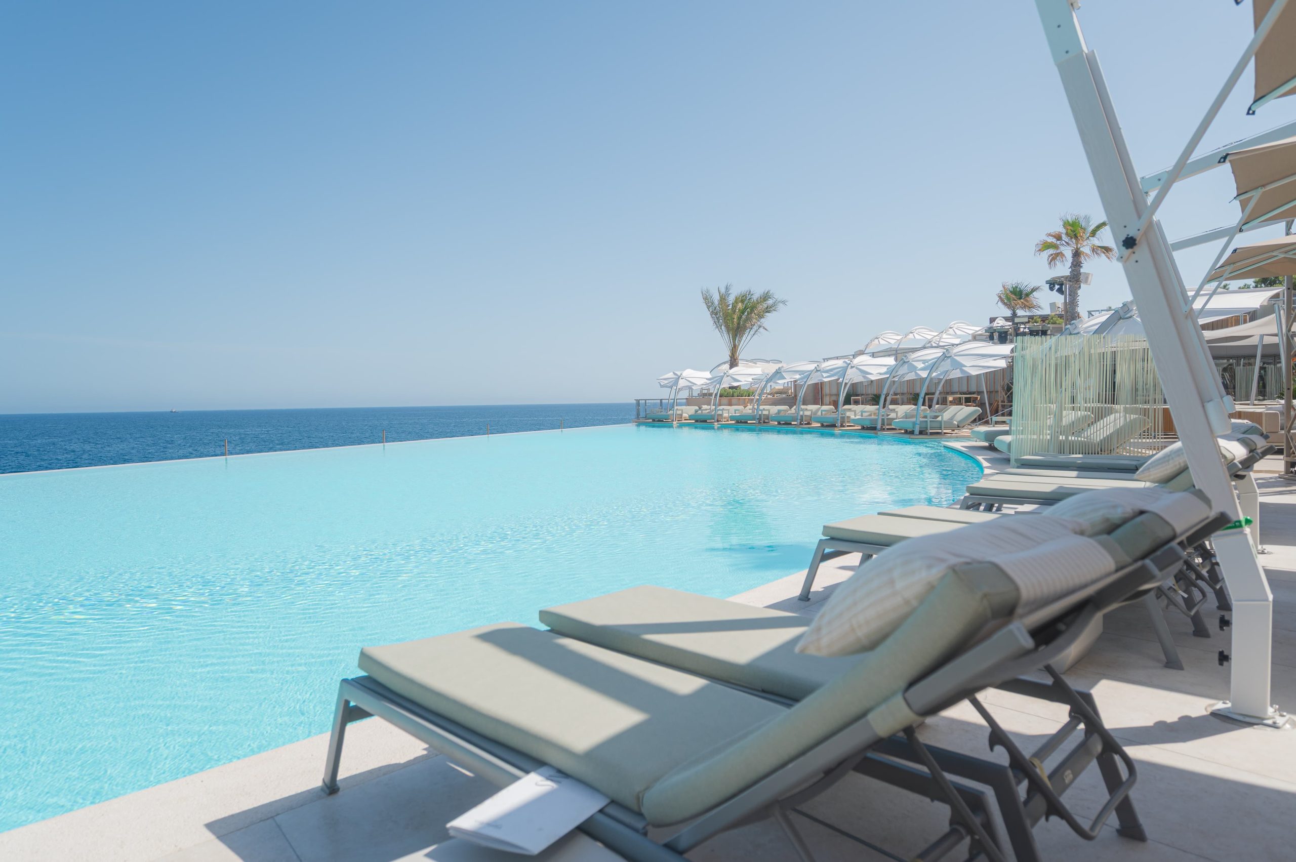 Comfort Beds (Front Row)