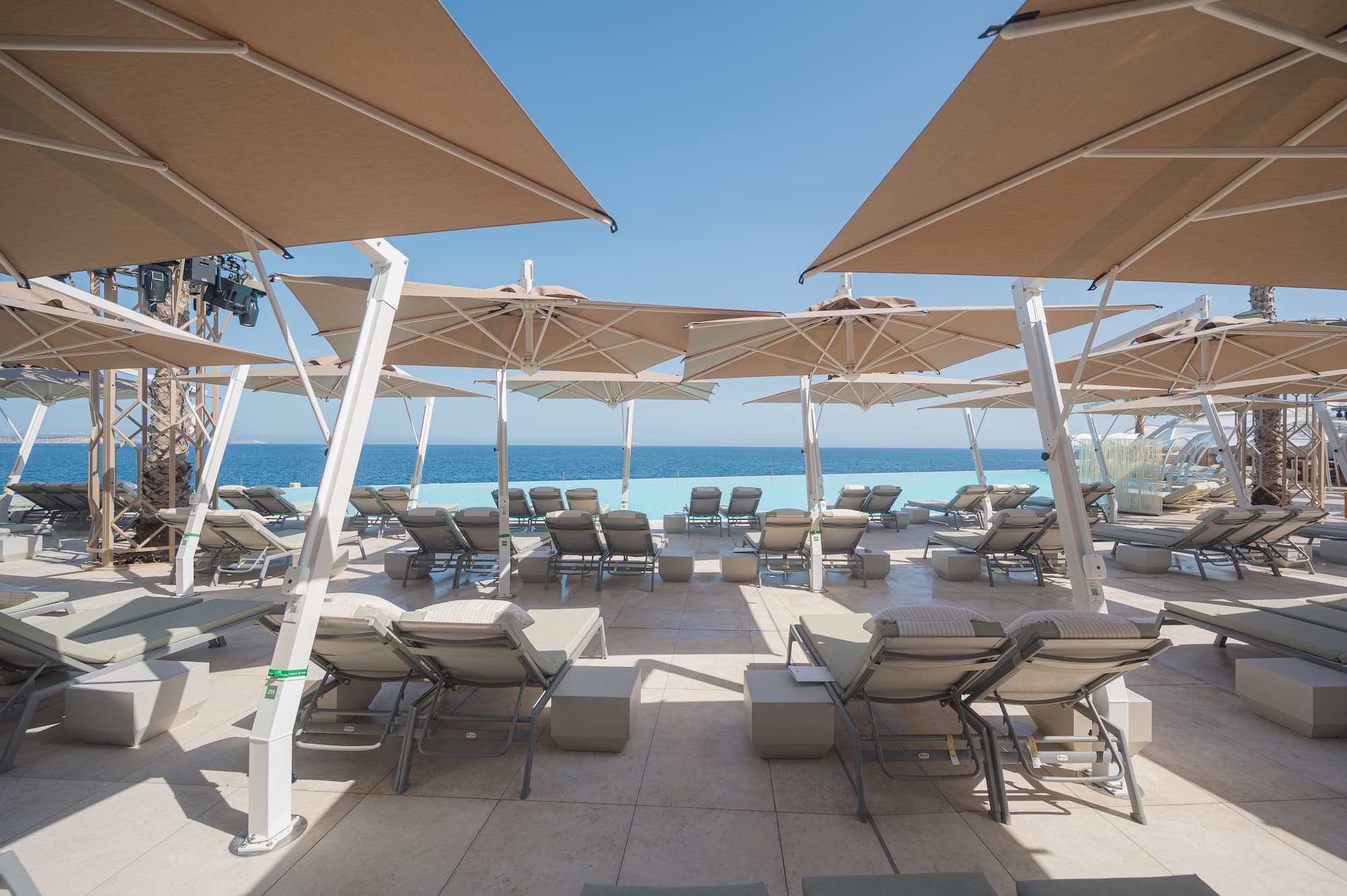 Comfort Beds (3rd & 4th Row)